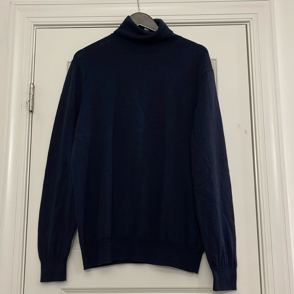 Jos A Bank men’s turtleneck sweater